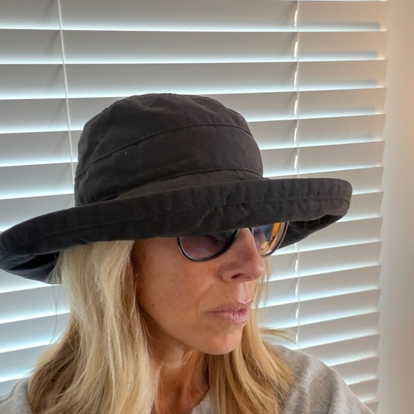 Black Wallaroo Wide Brim Hat - Picture 3 of 4